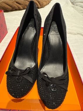 Tory Burch sparkly black Phoenix 100 MM pump Soho Luxe suede size 8